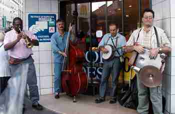 Dixieland jazz being played at La Motte Piquet.