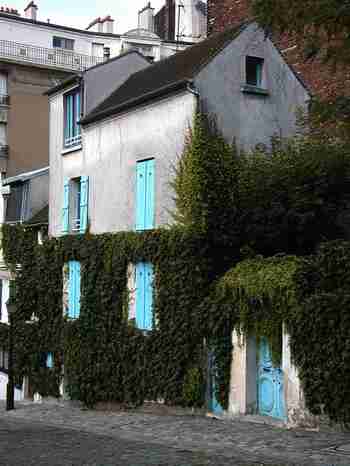 lapinhouse.jpg (14875 bytes)