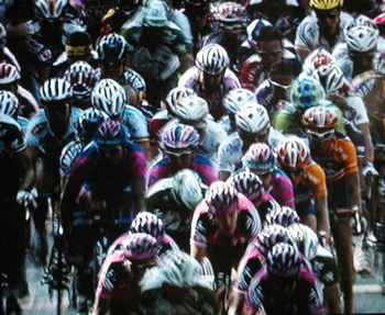Peloton on the Champs Elysees.