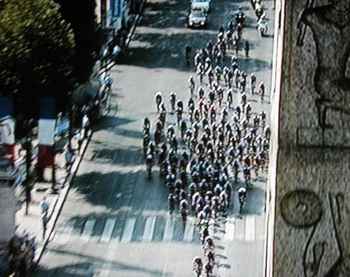 Peloton on the Champs Elysees.