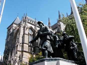 War memorial outside of Cathdrale Saint-tienne.