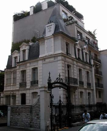 A villa that we wouldn't mind owning in the 16th arrondisement.