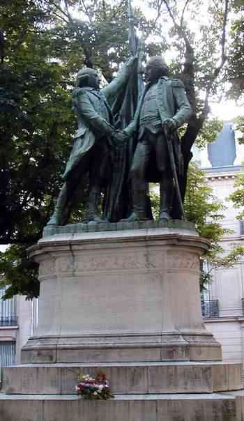 Lafayette and Washington statue in Square L'Etats Unis.